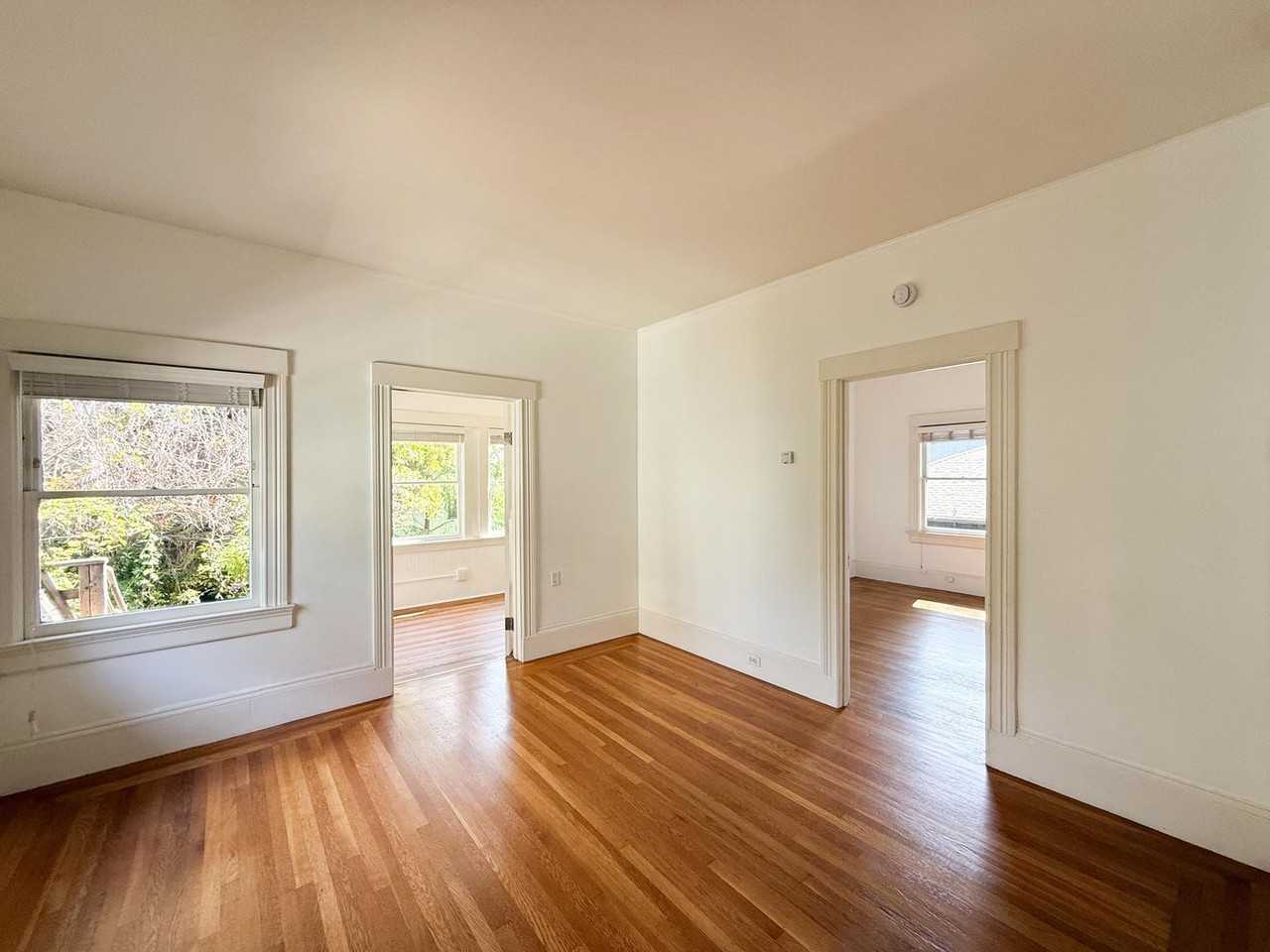 2208 Ward St - Photo 4 of 33