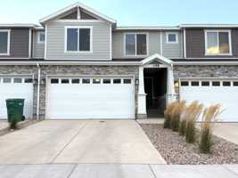 featured image of 1198 W Divide Dr