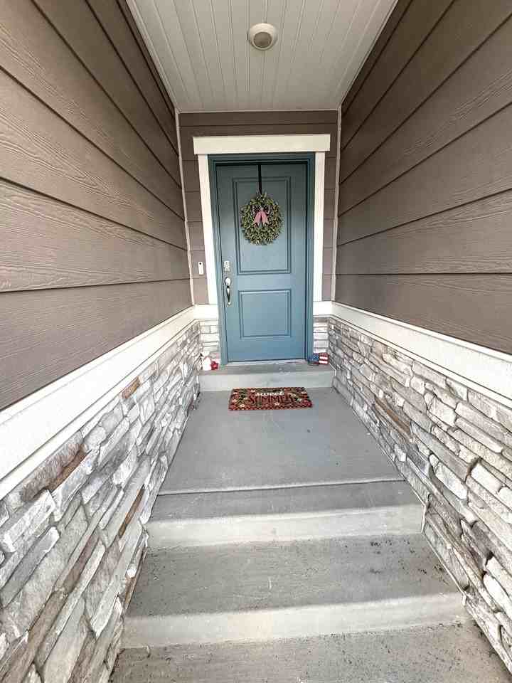 1198 W Divide Dr - Photo 2 of 21