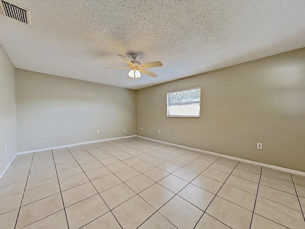 239 Freeport Ave Ne #NA - Photo 2 of 7