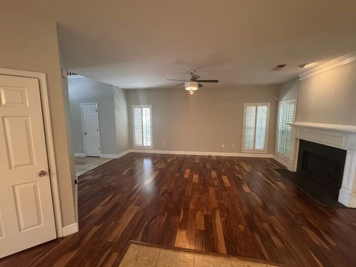 10870 Kimball Crest Dr - Photo 3 of 14