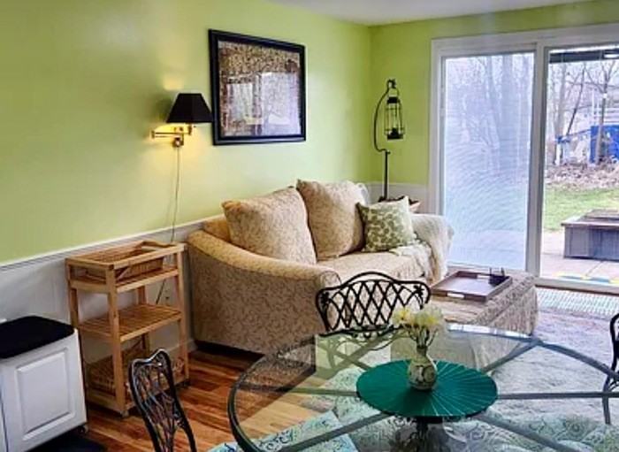 475 Conway St - Photo 6 of 20