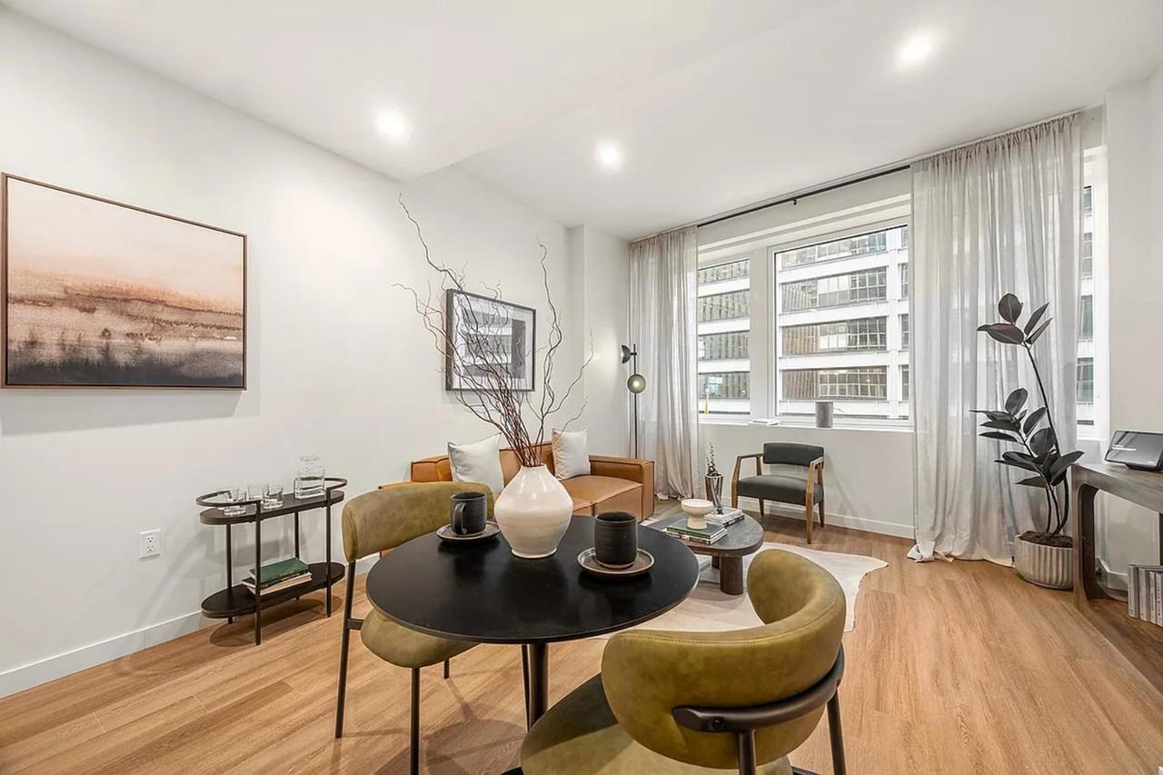 Pine St #946 - Photo 3 of 14
