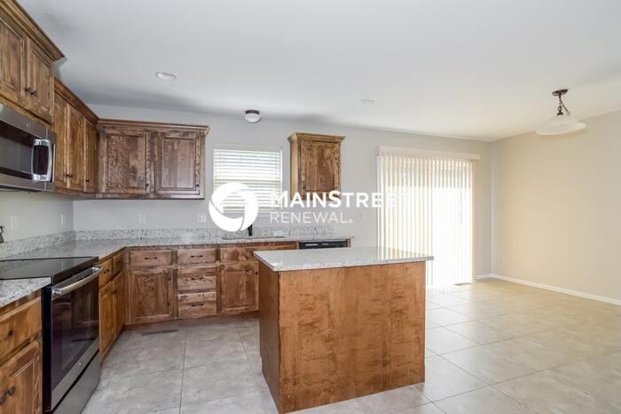 2818 N 101st St - Photo 6 of 17
