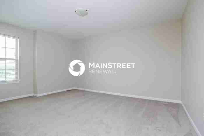 2818 N 101st St - Photo 7 of 17