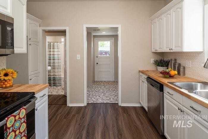4122 W State St - Photo 7 of 36