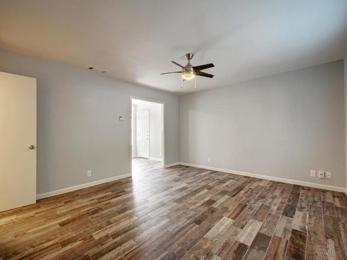 6209 Adalee Ave #B - Photo 6 of 19