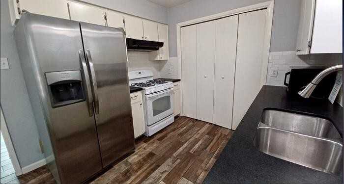 6209 Adalee Ave #B - Photo 7 of 19