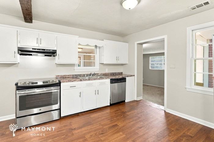 4406 Traylor St - Photo 6 of 10