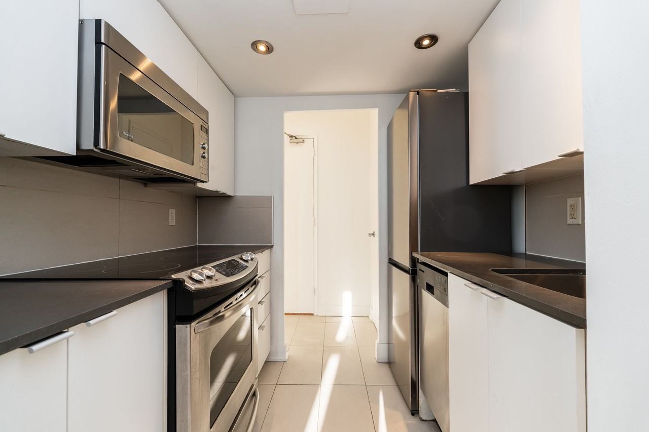 551 Eglinton Avenue East - Photo 3 of 50