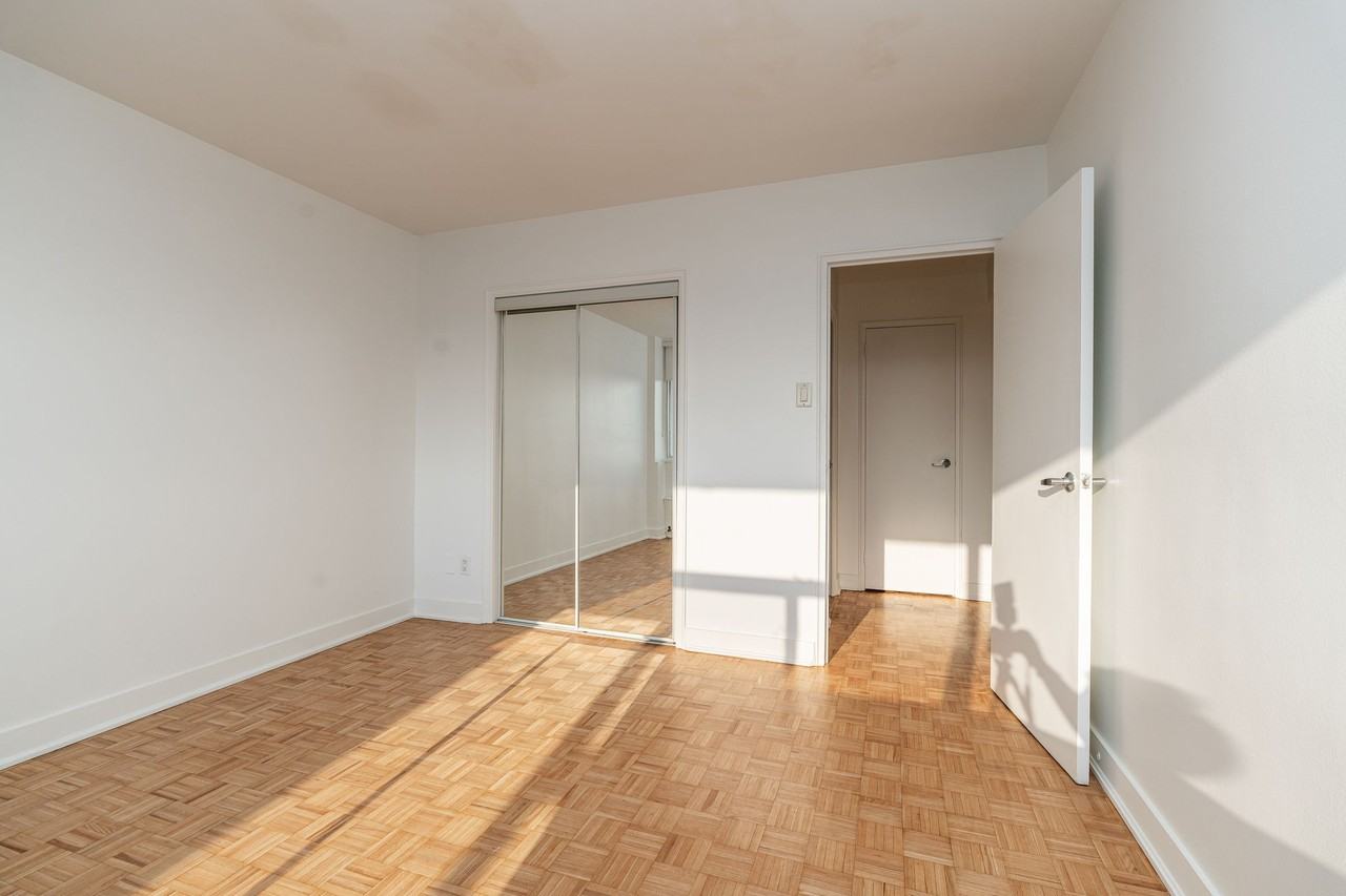 551 Eglinton Avenue East - Photo 7 of 50