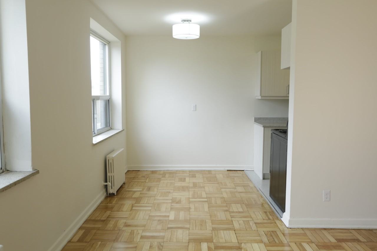 Deepwood Apartments - Photo 5 of 11