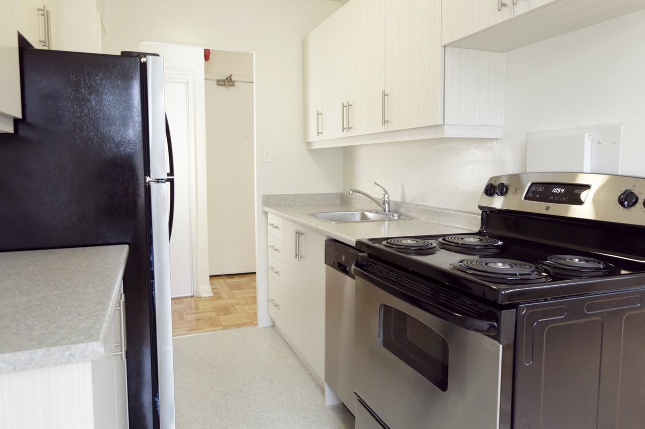 Deepwood Apartments - Photo 6 of 11