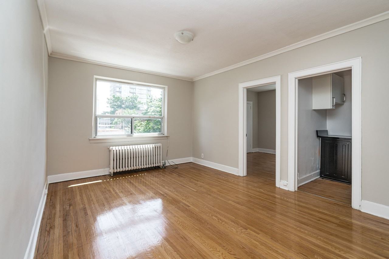 1510 Bathurst Street - Photo 4 of 10
