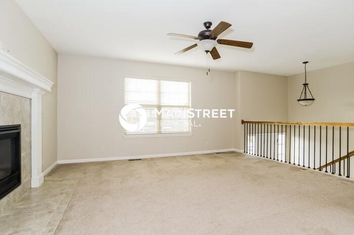 524 S Poplar St - Photo 5 of 17