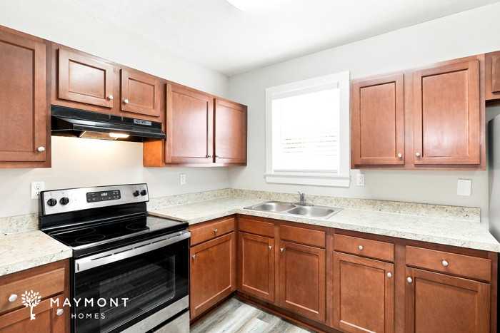 342 E 45th St - Photo 6 of 15