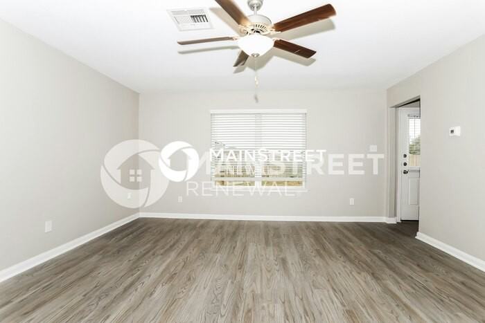 25208 Dickens Dr - Photo 3 of 16