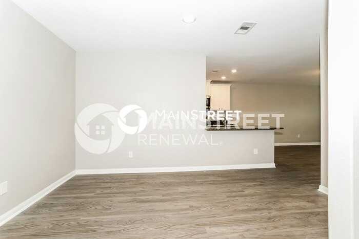 25208 Dickens Dr - Photo 5 of 16