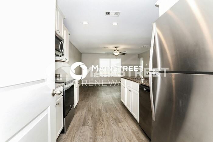 25208 Dickens Dr - Photo 7 of 16