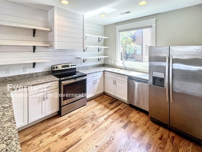 1501D 9th Ave N - Photo 4 of 31