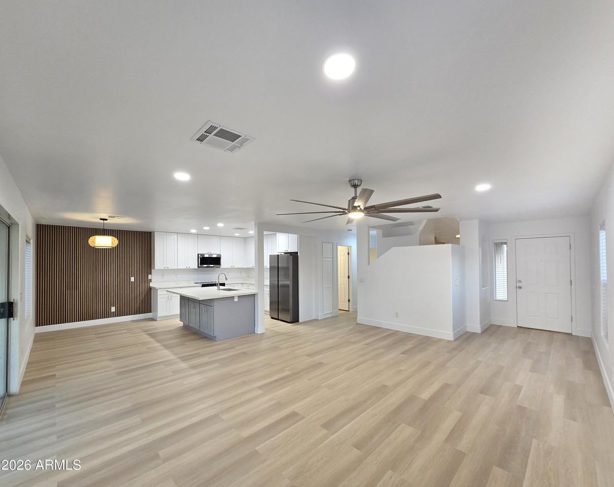 22276 W Devin Dr - Photo 5 of 34