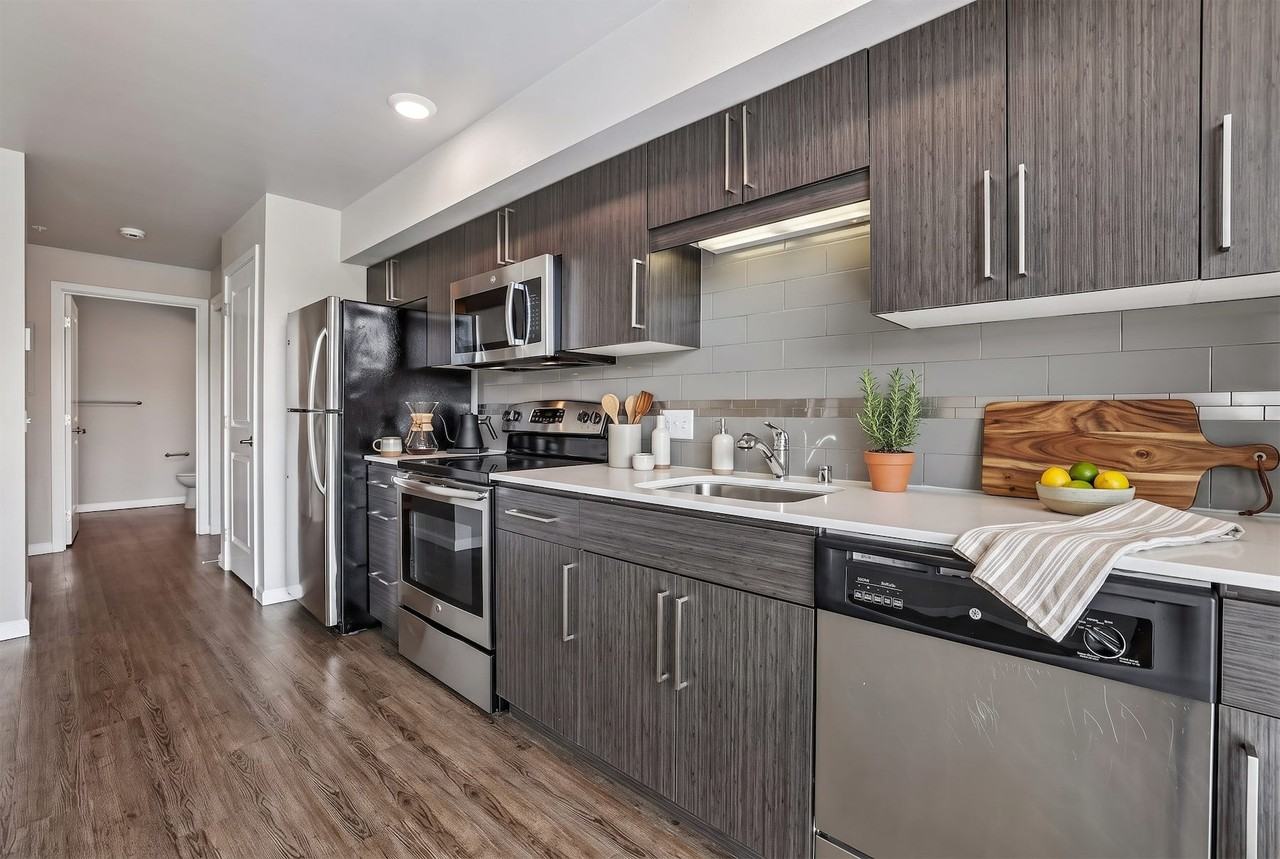 Ludwig Apartments - Photo 7 of 21
