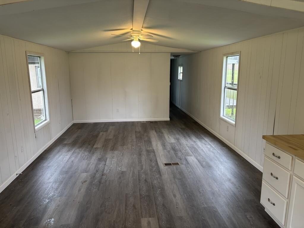1351 Lawsonham Rd - Photo 3 of 10