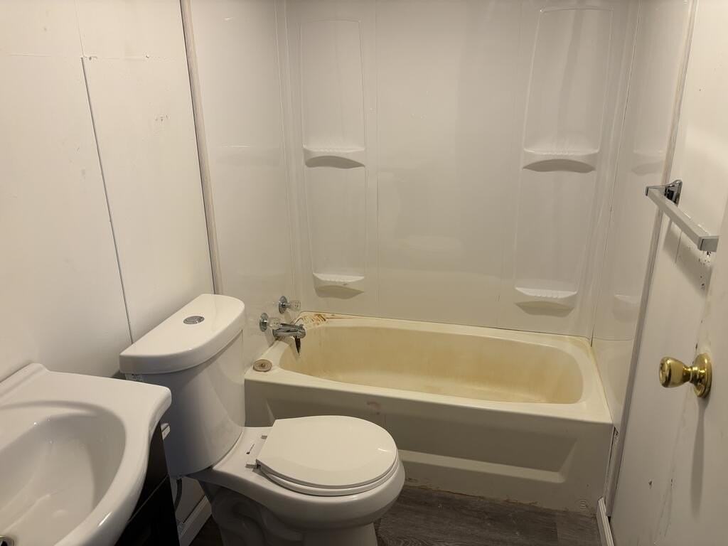 1351 Lawsonham Rd - Photo 5 of 10