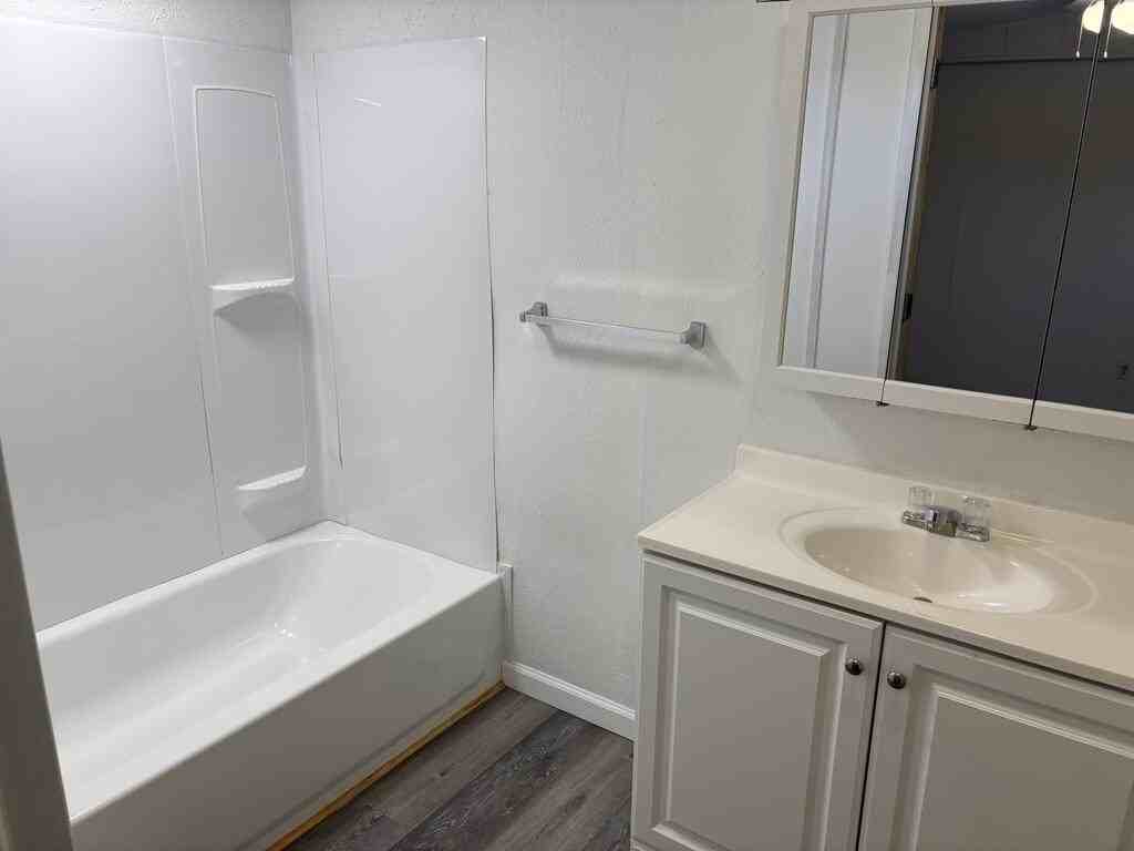 1351 Lawsonham Rd - Photo 7 of 10