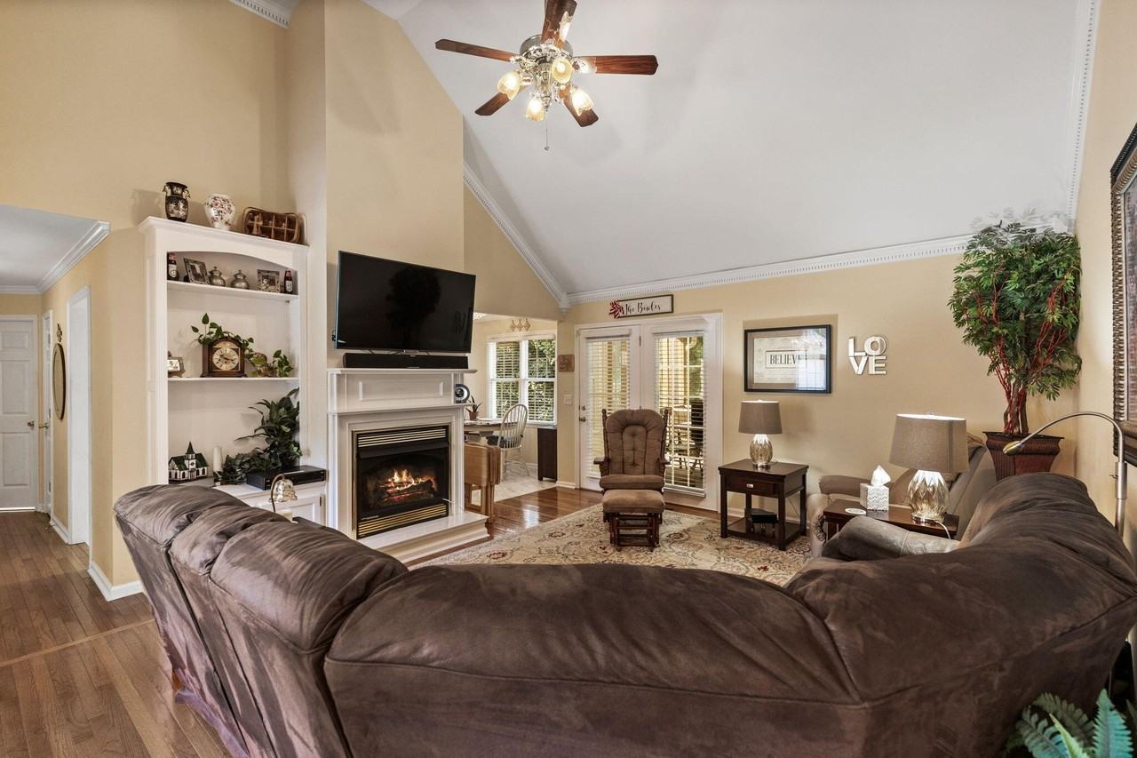 1531 Benjamin Cir Nw - Photo 6 of 50