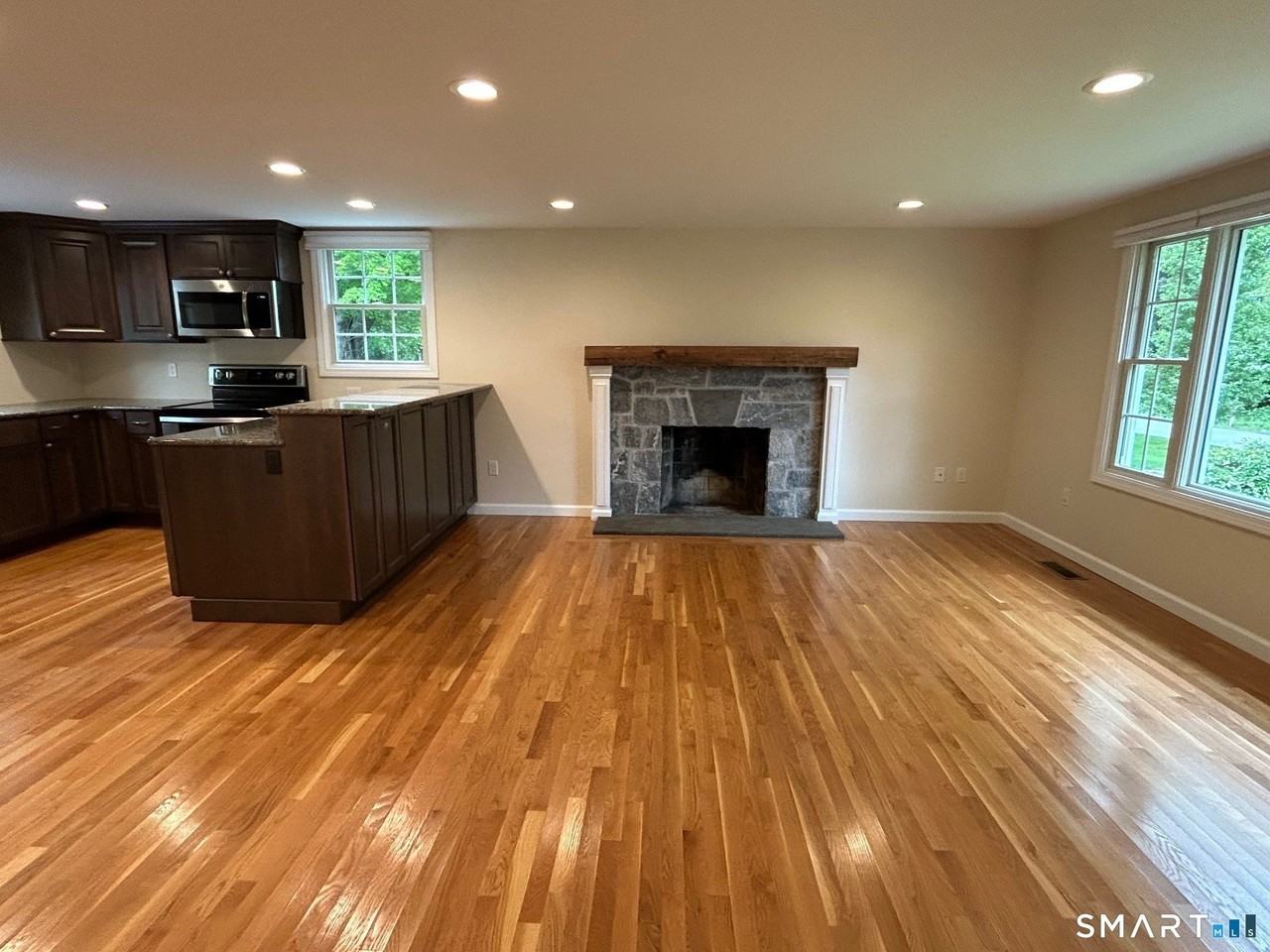 41 Melody Ln - Photo 3 of 17