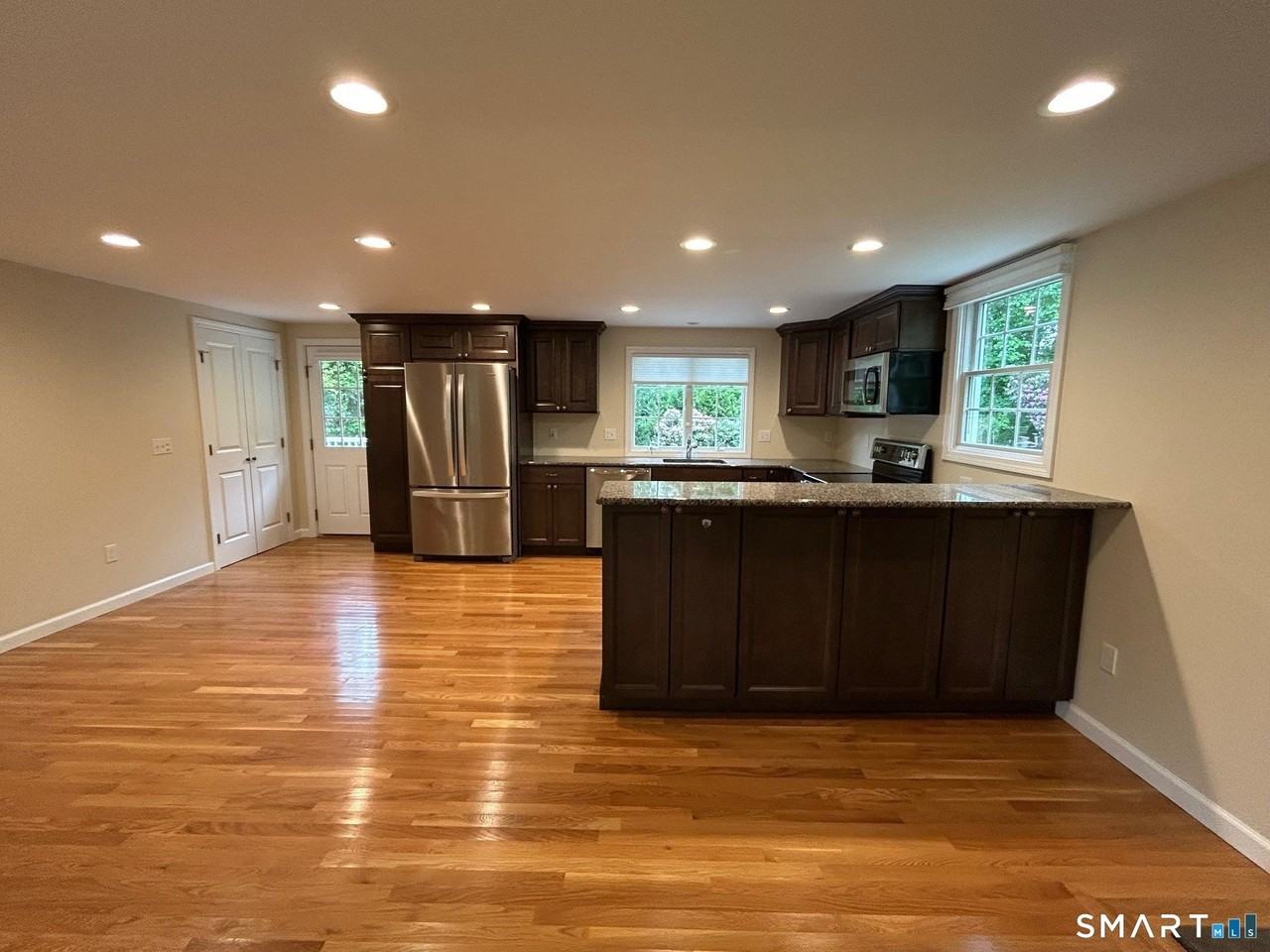 41 Melody Ln - Photo 4 of 17