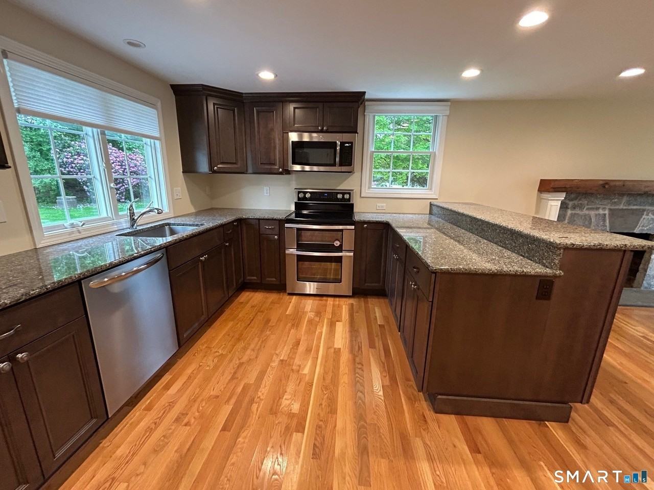 41 Melody Ln - Photo 5 of 17