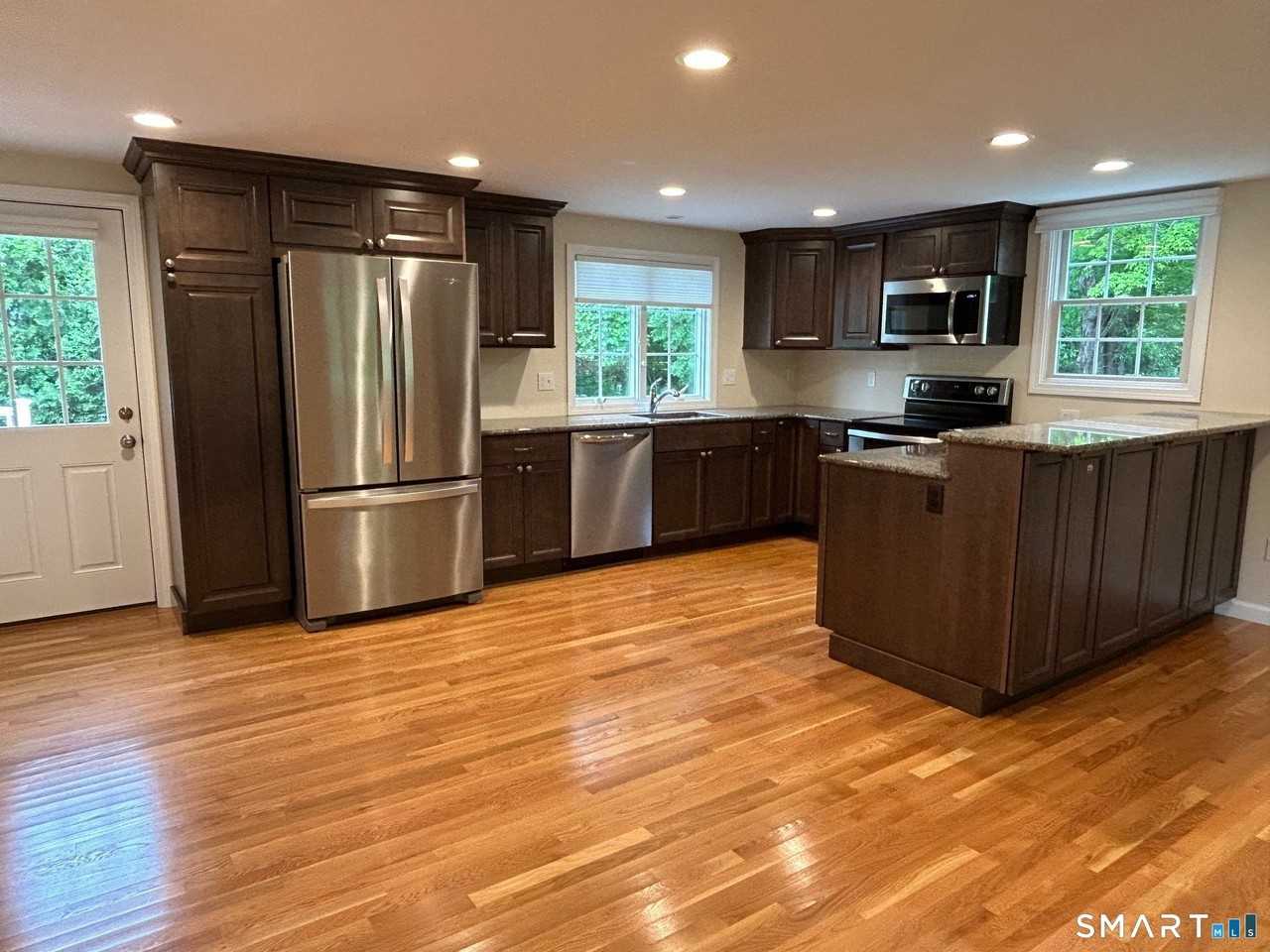 41 Melody Ln - Photo 7 of 17