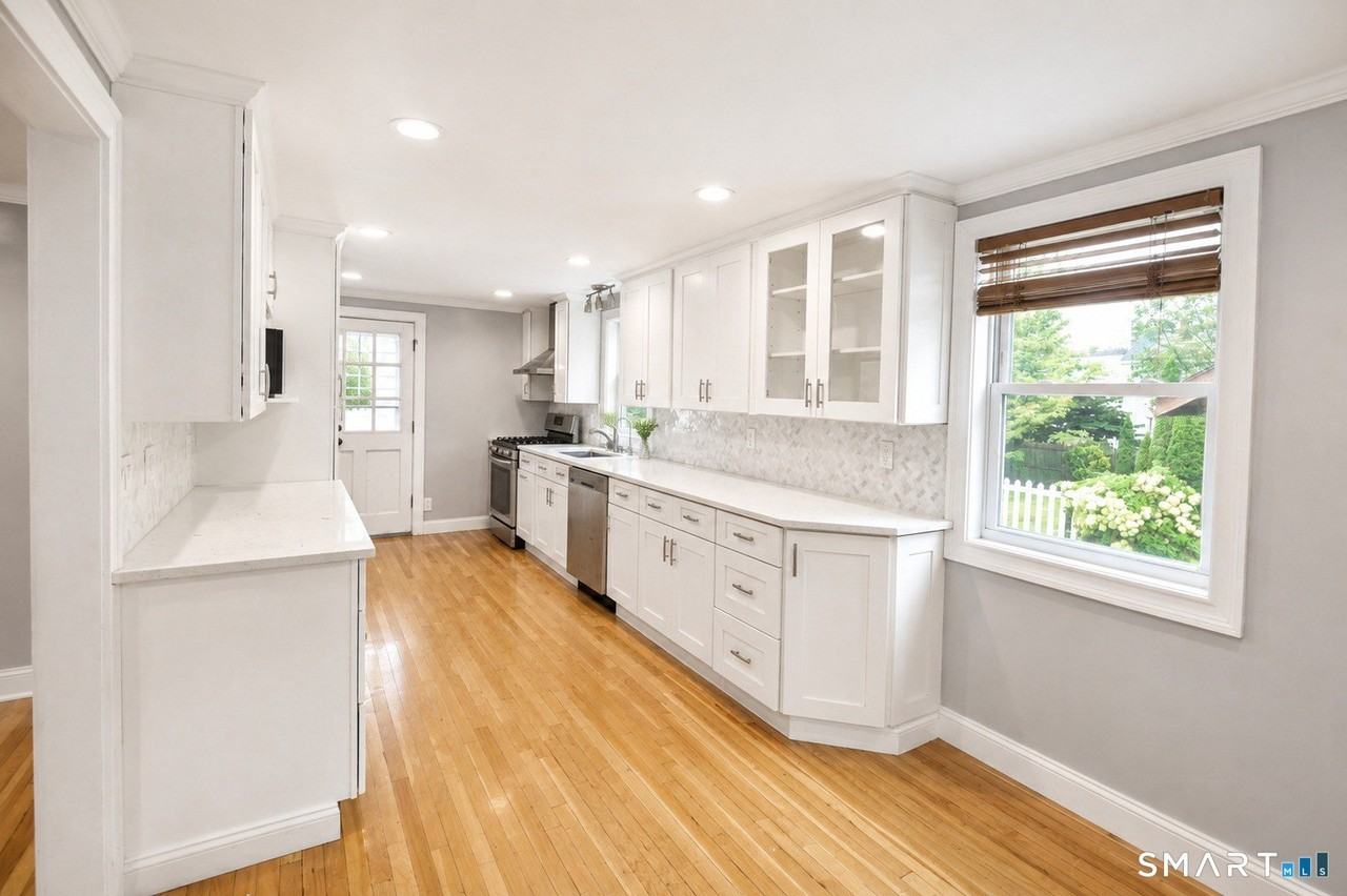 144 Ridge Rd - Photo 4 of 19