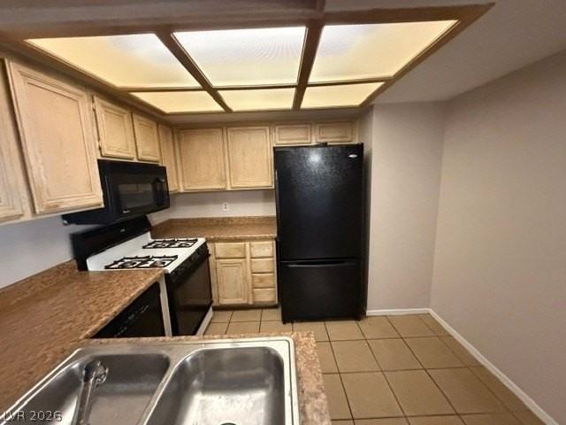 820 N Sloan Ln #203 - Photo 7 of 24