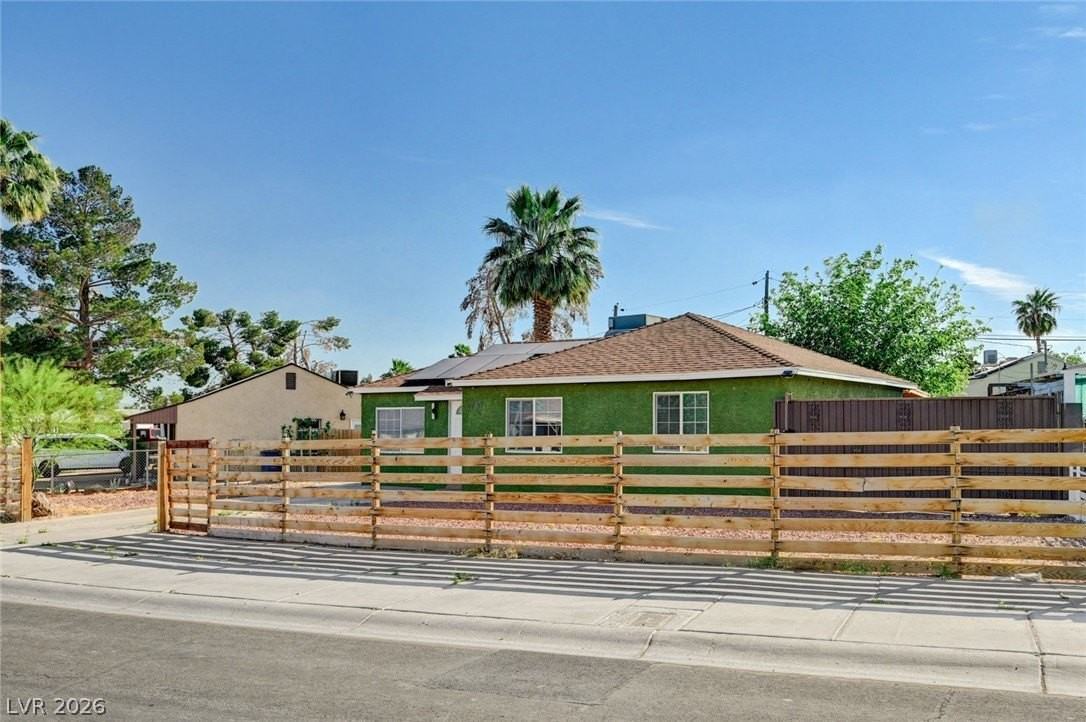 1720 E Carson Ave - Photo 2 of 43