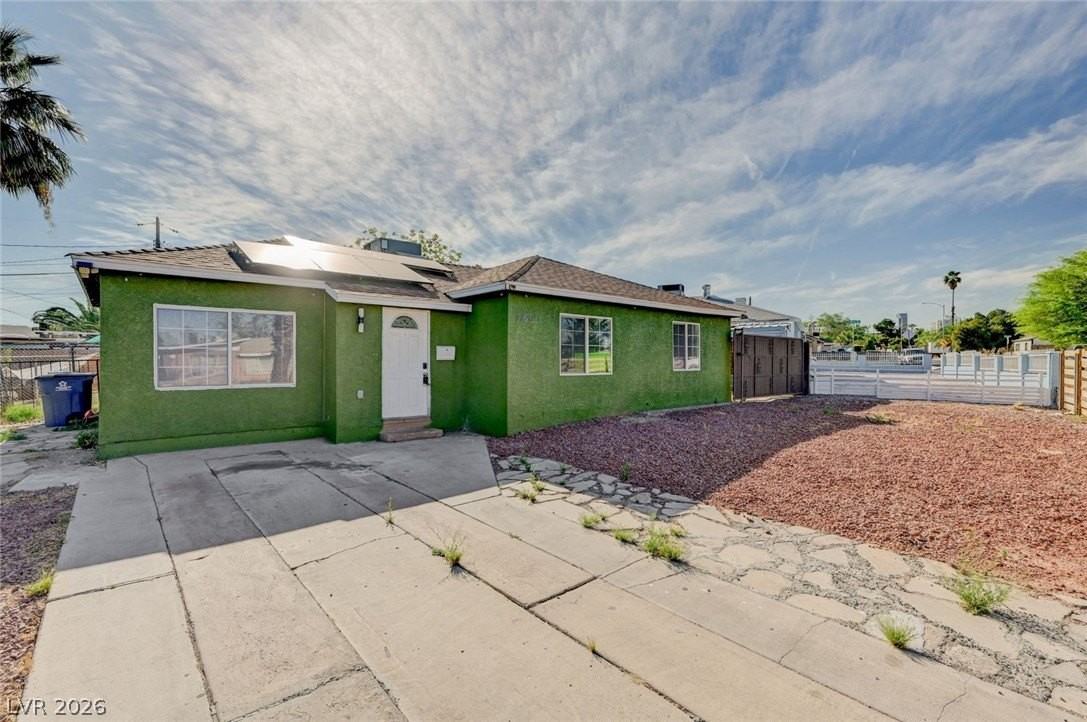 1720 E Carson Ave - Photo 4 of 43