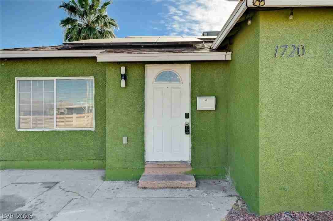 1720 E Carson Ave - Photo 5 of 43