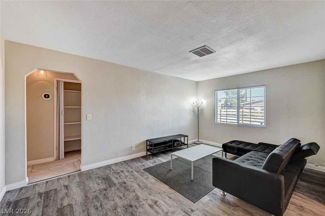 1720 E Carson Ave - Photo 7 of 43