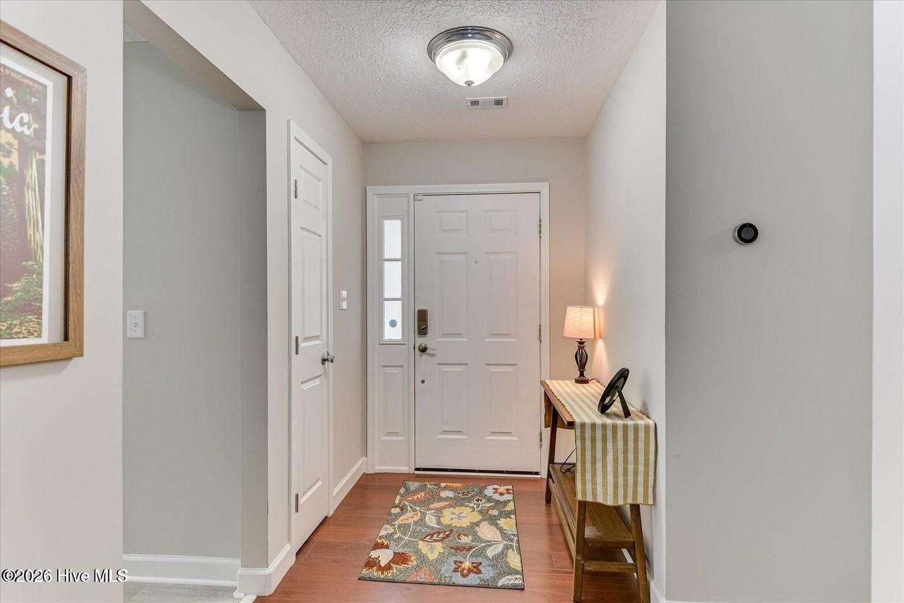135 Summerfield Cir - Photo 2 of 22
