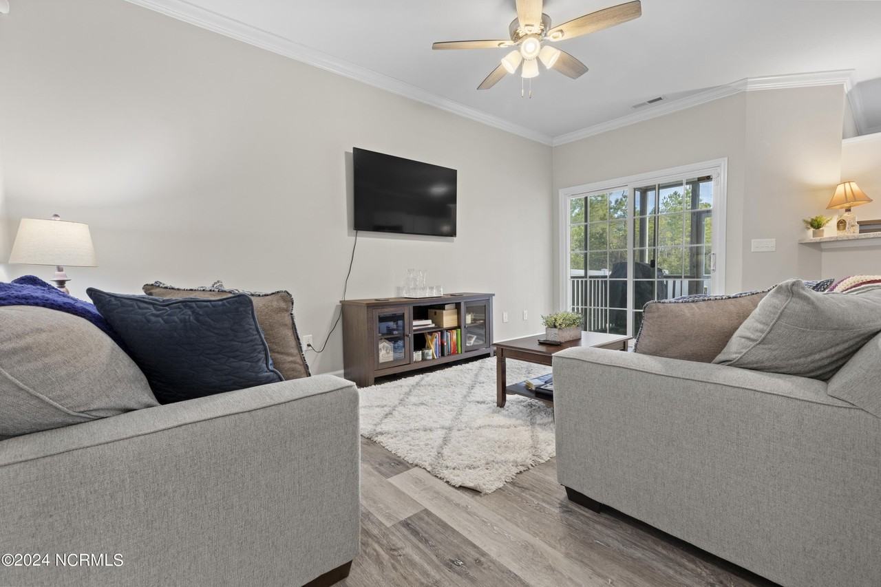 301 Cedar Island Trl - Photo 2 of 18
