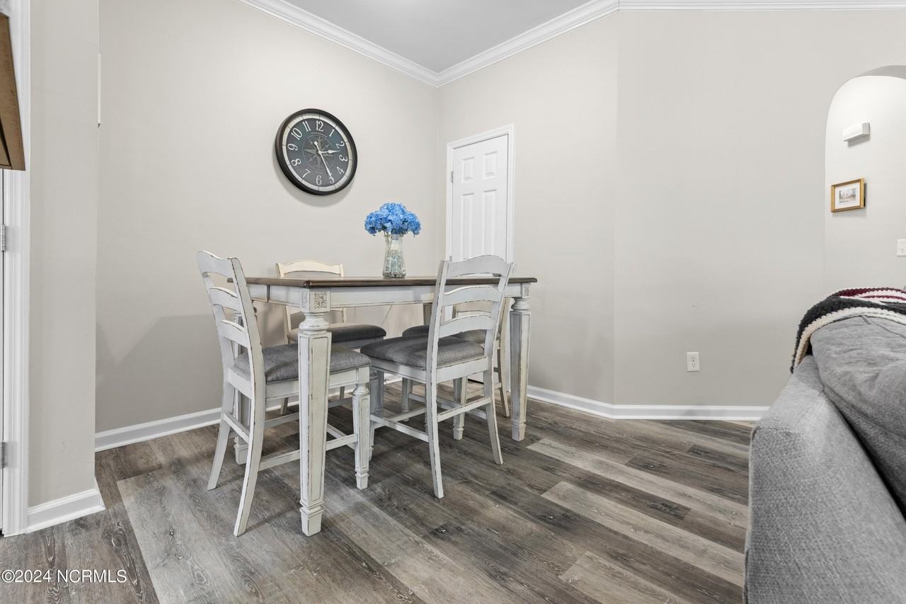 301 Cedar Island Trl - Photo 6 of 18