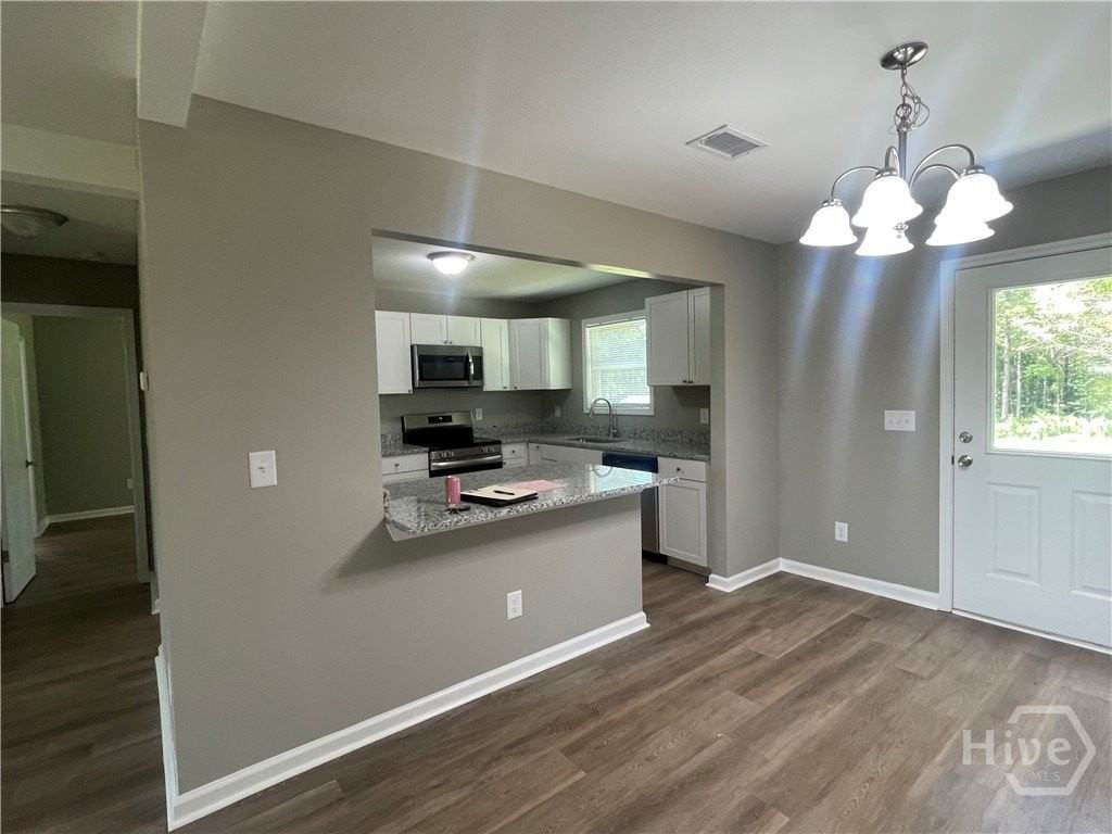 4599 Lexington Rd - Photo 4 of 19