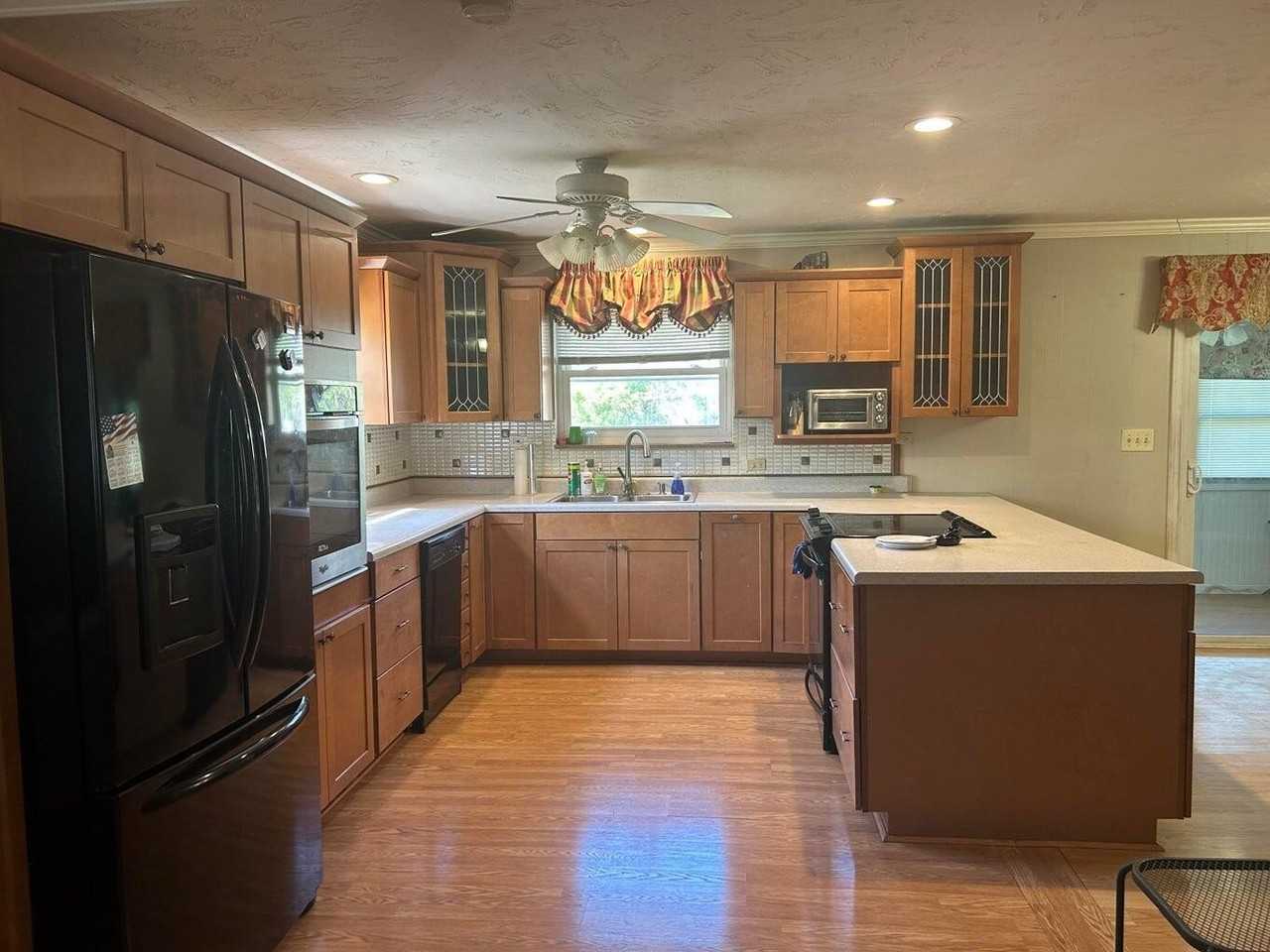 605 Masengill Ave - Photo 3 of 15