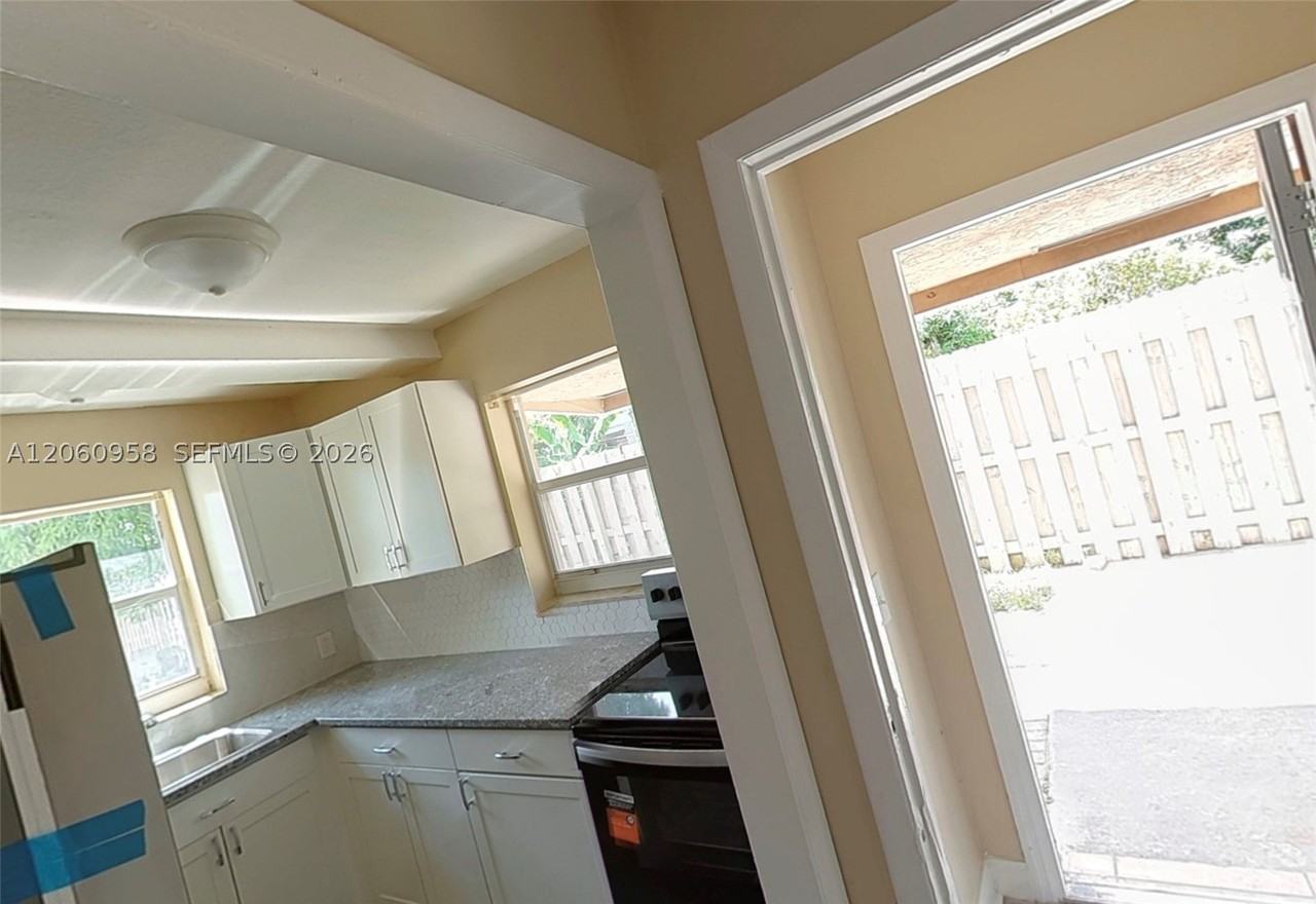 1029 S C St #1029-1031 - Photo 4 of 4