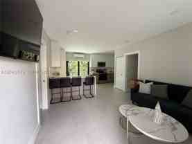 1050 Ne 9th Ave #4 - Photo 1 of 1