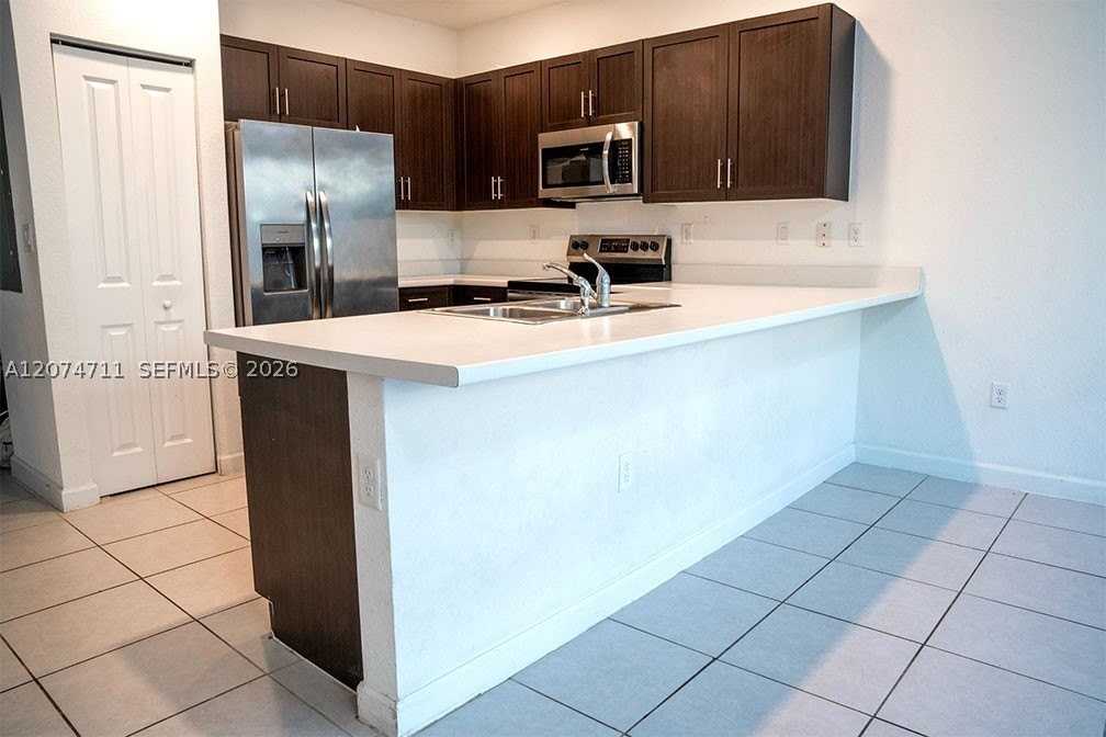 2683 Se 19th St - Photo 5 of 18