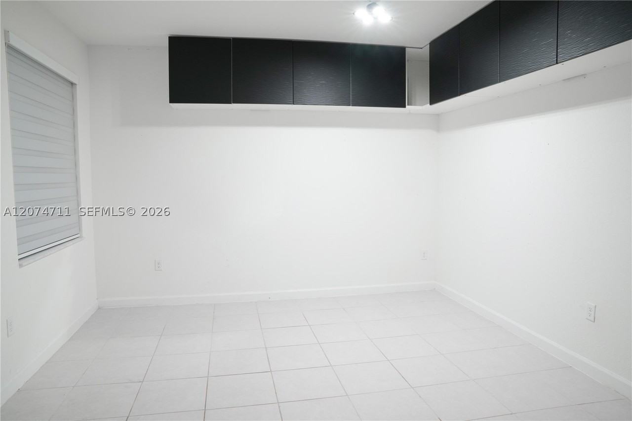 2683 Se 19th St - Photo 6 of 18