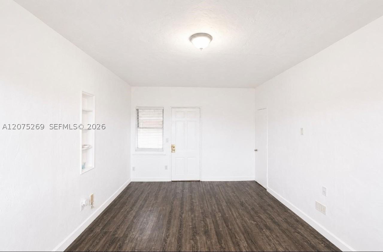 2300 W Flagler St #18 - Photo 6 of 10